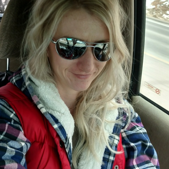 Meet your Posher, Jessica - Picture 3 of 8